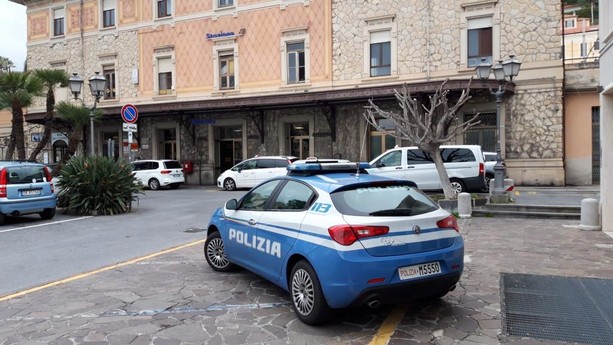 Polizia, controlli nell'albenganese