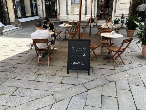 Bar, mercato e Piazza Pertini: Savona riparte (foto)