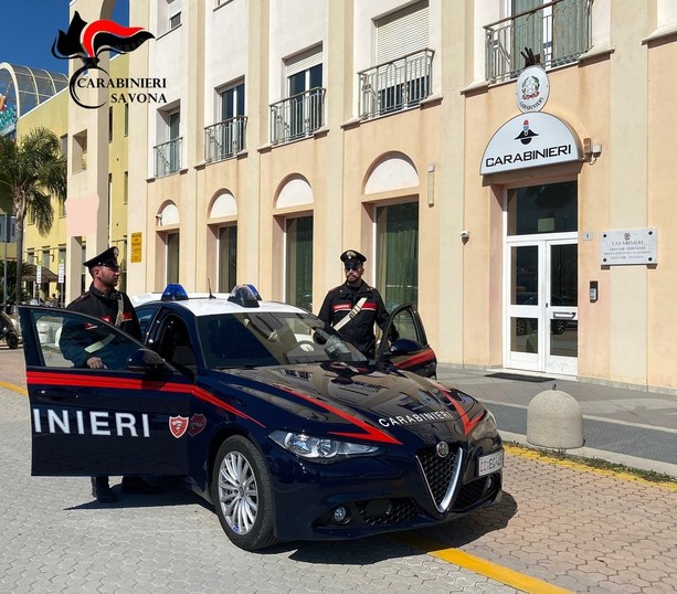 Senza patente su un'auto rubata: tre denunciati