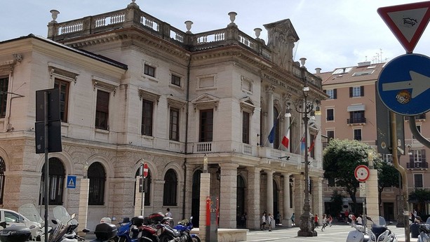 Il Comune di Savona nega la piazza a Sansa